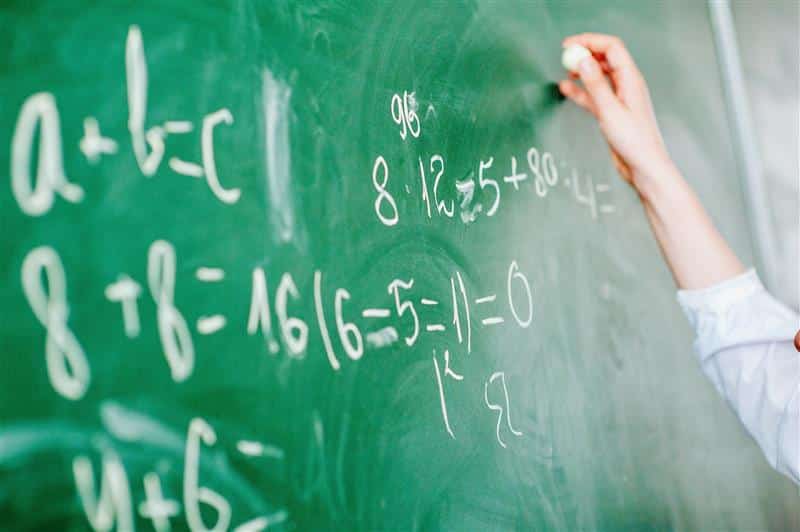 Evaluer une expression algébrique